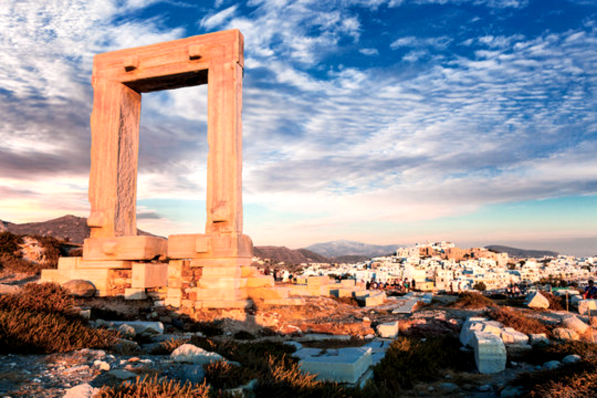 Νάξος 2026: Ο Απόλυτος Οδηγός Διαμονής — Τα 9 Κορυφαία Καταλύματα στο trvl.gr